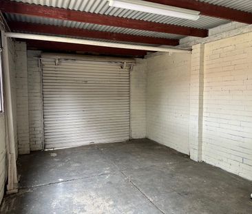 “Neat & Tidy Family Home“ - Photo 4