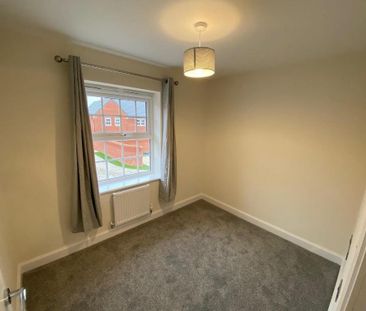 4 bedroom detached house to rent - Photo 3