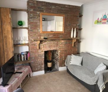 1 Bed Flat, Broad Street, BN2 - Photo 2