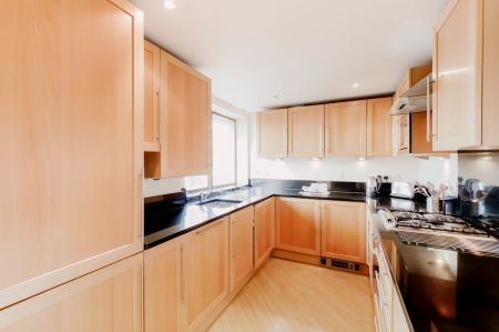 One Bedroom Apartment - Photo 2