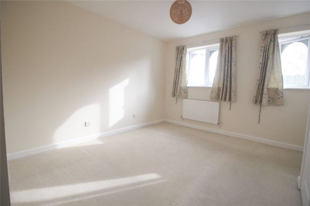 2 Bedroom House - Cherry Gardens, Bishops Waltham - Photo 1