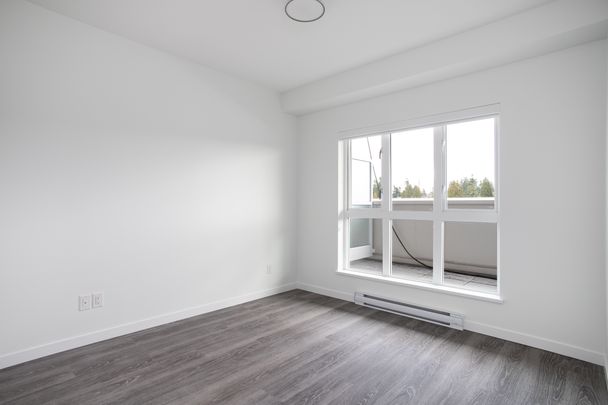 537 Foster Avenue, Coquitlam - Photo 1