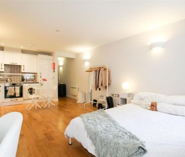 Studio to rent - Photo 5