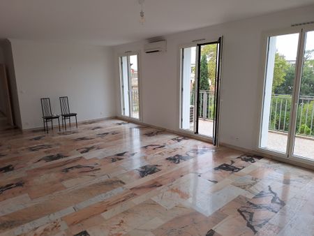 Location Appartement 4 pièces 109m² MONTPELLIER 34000 - Photo 2