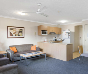 Female Room in Griffith Uni Village - Photo 3