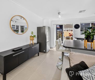 Spacious 3-Bedroom Villa in Quiet Noranda Complex! - Photo 1