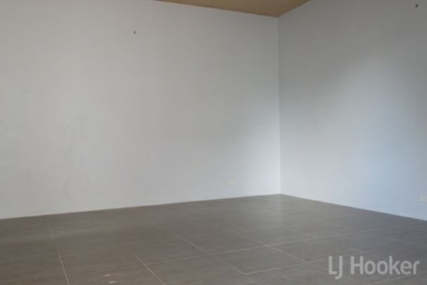 Spacious Two Bedroom Unit - Photo 1