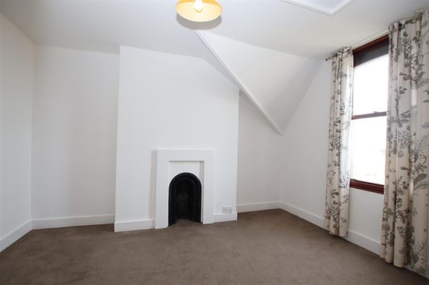 2 bedroom Maisonette to let - Photo 1