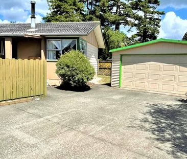 3 bedroom with 1 bathroom - Photo 5