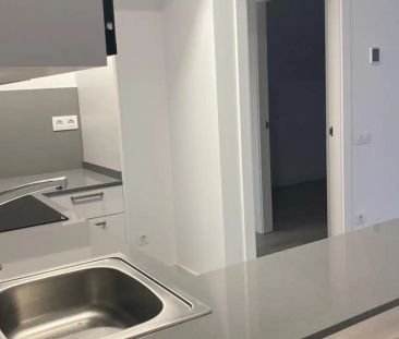 Piso de alquiler en Poble - Casc Antic - Photo 2