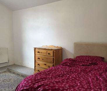 Room in a Shared House, Leyton Green Road, E10 - Photo 5