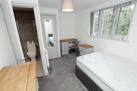 6 bedroom house to rent - Photo 3