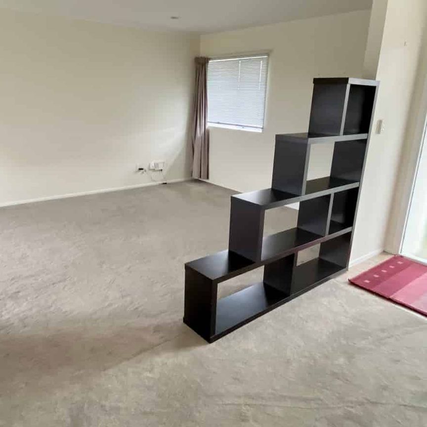 Free Standing 3 bedroom, Power & Water Included! - Photo 1