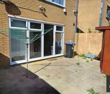 House share to rent - Photo 2