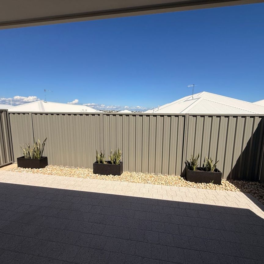 6b Gambier Gr, Eglinton, WA 6034 - Photo 1