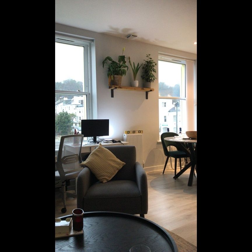 1 Bed Flat, Birch Villa, BN1 - Photo 1