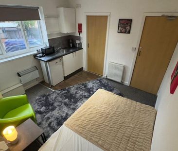 Studio to rent - Photo 4