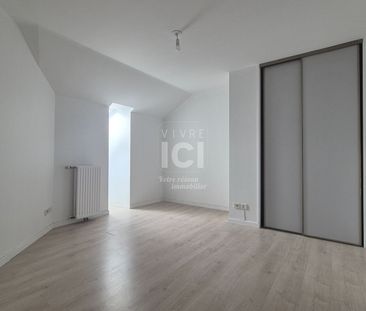 Location Appartement 5 pièces 118m² - Photo 2