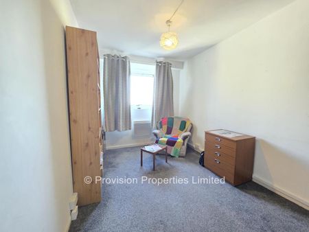 2 bedroom flat to rent - Photo 2