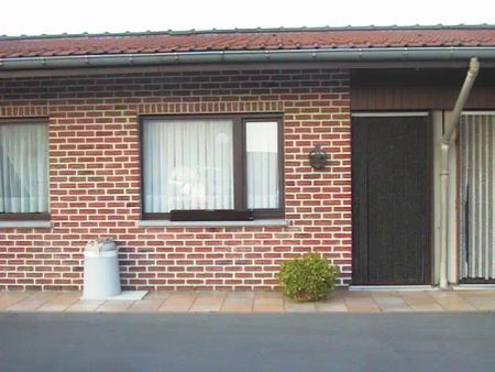 Studio op het gelijkvloers op een binnenplein met een aparte slaapkamer. - Photo 4