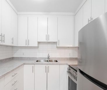 Completely Renovated 1 Bedroom- Available Now - 1461 Rue Du College... - Photo 2