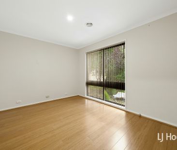 17 Cuscaden Crescent, Florey ACT, Belconnen - Photo 1