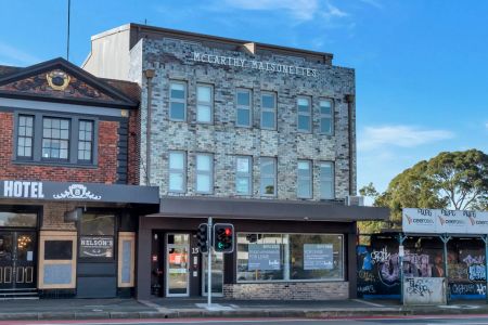 Modern Studio Unit - Photo 4