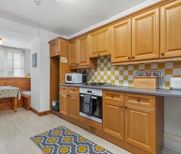 2 bedroom semi-detached house to rent - Photo 6