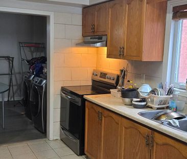 For Lease - 463 Commonwealth Circle, Mississauga, Ontario - Photo 6