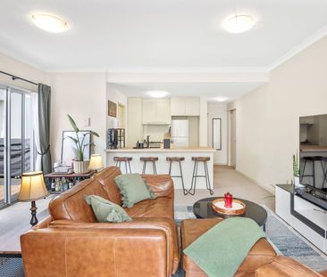 STYLISH & SPACIOUS FULLY FURNISHED EAST PERTH LIVING - Photo 4