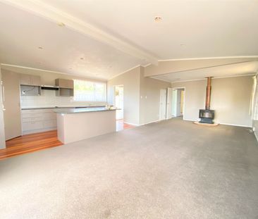 Spacious 4 bedrooms house is looking for rent! - Photo 1