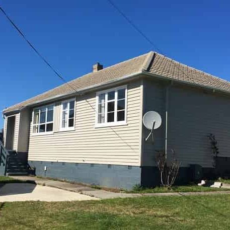 Spacious 3-Bedroom Home – Close to Town & School - Photo 2