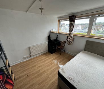 Room in a Shared Flat, Walkynscroft, SE15 - Photo 5