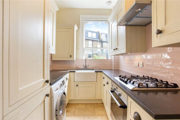 Westwick Gardens, Brook Green, W14 - Photo 1