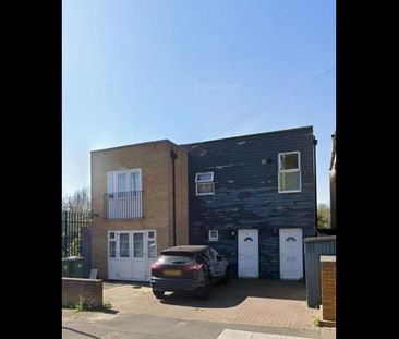 2 Bed Maisonette, Ronver Road, SE12 - Photo 1
