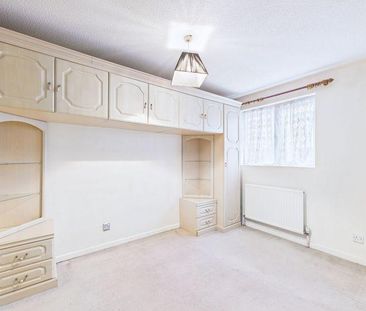 3 bedroom end of terrace house to rent - Photo 4