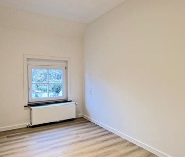 Appartement te huur in Péruwelz voor € 730 met 2 slaapkamers - Photo 5