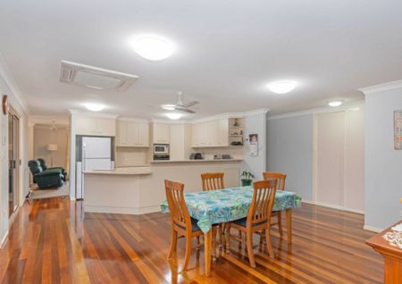 SPACIOUS, IMMACULATE & BEAUTIFULLY MAINTAINED � YOUR IDEAL AVOCA HOME AWAITS - Photo 3
