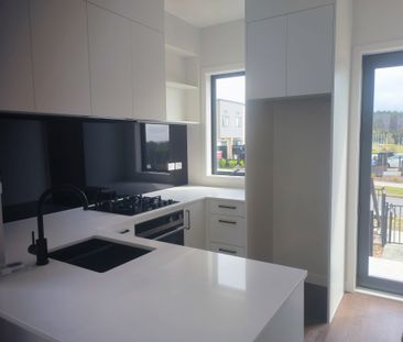 Near new 2 bedrooms home - Photo 1