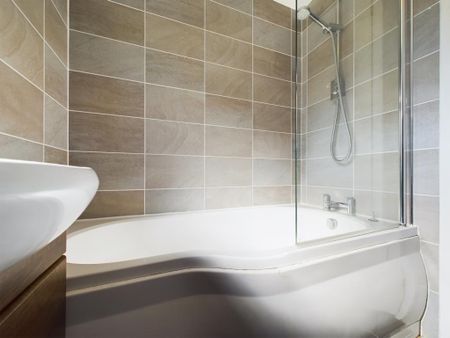 3 bedroom terraced house to rent - Photo 4