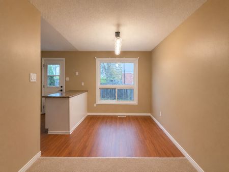 For Lease - 925 Lawson Road Unit# 16, London North, Ontario - Photo 3