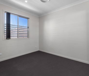 Larger than normal 3 Bedroom Townhouse - Photo 4