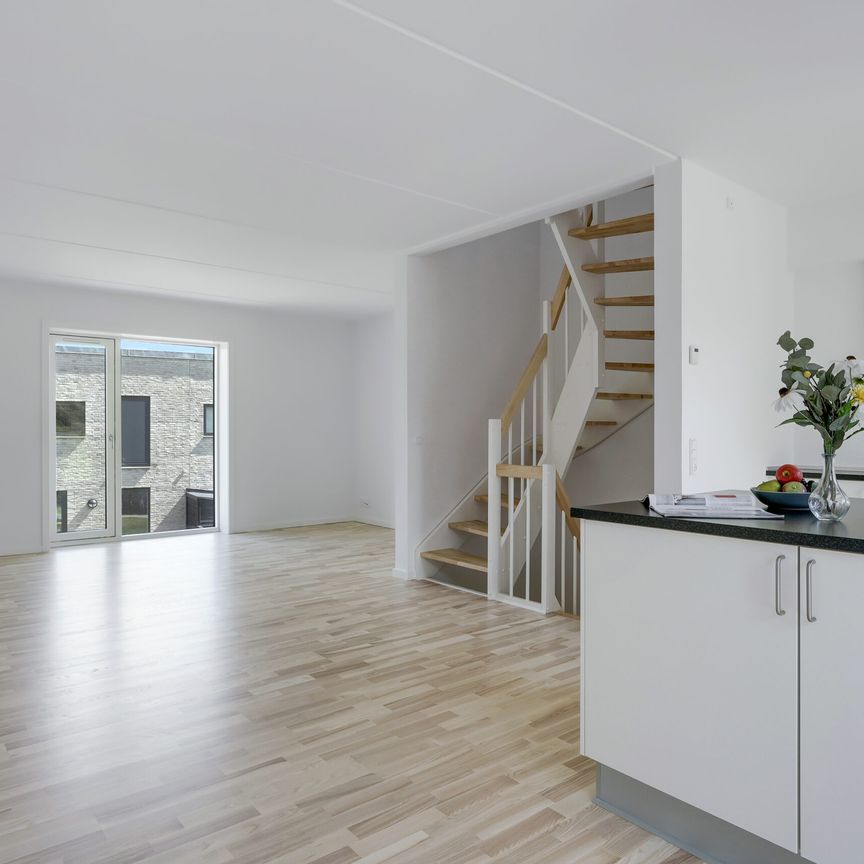 Rækkehus med attraktivt beliggenhed - Foto 1