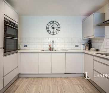 3 bedroom house to rent Sheldon Way, Larkfield, Aylesford, Kent, ME20 - Photo 5