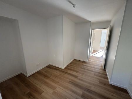 Location Appartement 3 pièces 56m² PONT EN ROYANS 38680 - Photo 2
