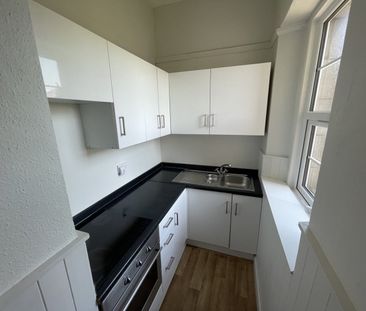 1 Bed Flat, Victoria Walk, BS6 - Photo 3