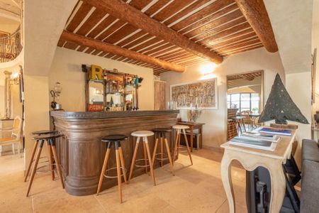 Location Maison Aix-en-Provence 8 Pièces 353 m² - Photo 2