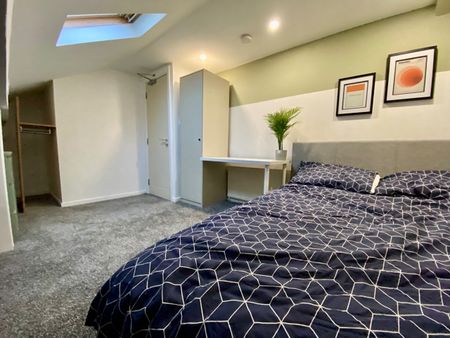 6 Bed Terraced House, Blantyre Road, L15 - Photo 5