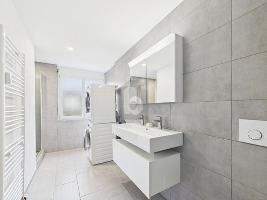 MODERN STANDARD, GENEROUS LIVING SPACE - Photo 1