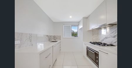 Spacious Three-Bedroom Apartment - Photo 2